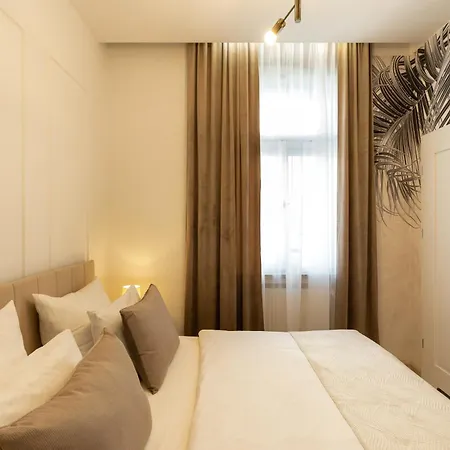Kazimierz By Staymoovers Bed & Breakfast 4*