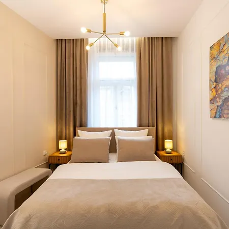 Kazimierz By Staymoovers Bed & Breakfast 4*