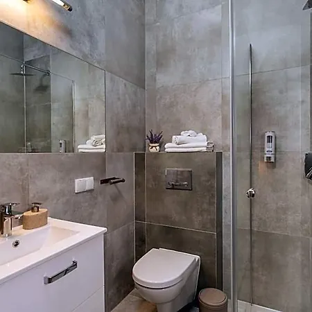 فندق مبيت وإفطار Kazimierz By Staymoovers 4*